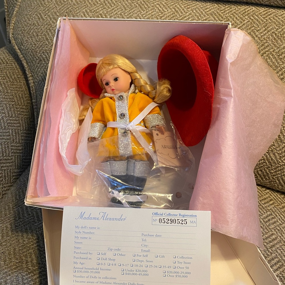 Madame Alexander Doll Ladder Company Wendy 34770. NRFB 2002